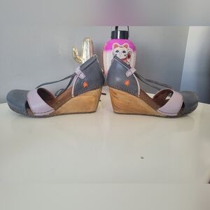 The Art Company Closed Toe Wedges, GUC, Size 37